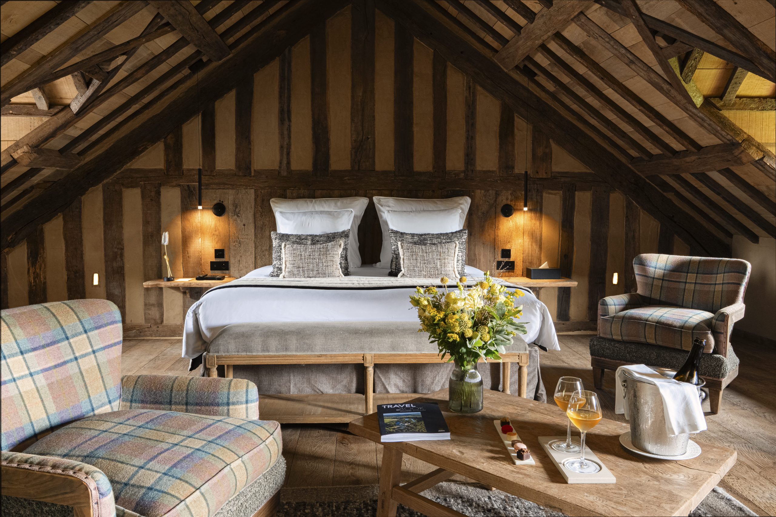 French Flair Normandy la ferme saint siméon traditional bedroom
