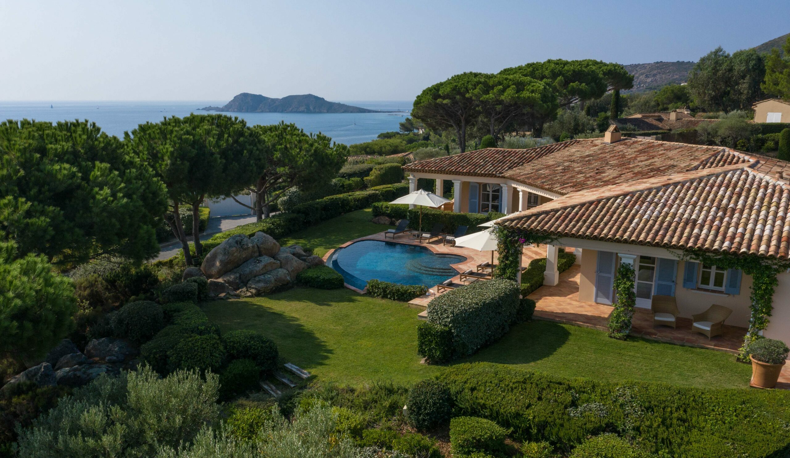 French Flair French Riviera La Réserve Ramatuelle villa from above